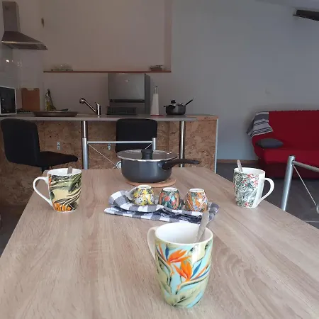 Apartment St-pons-de-thomieres : T3 Au Calme Et Belle Vue. Saint-Pons-de-Thomieres