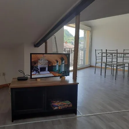 Apartment St-pons-de-thomieres : T3 Au Calme Et Belle Vue.