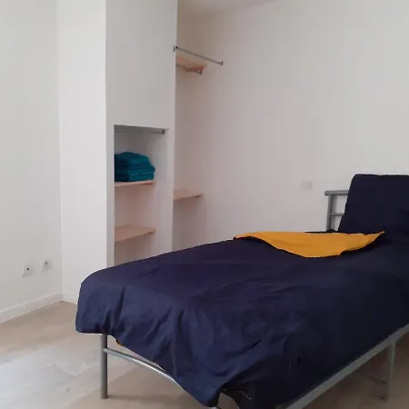 Apartment St-pons-de-thomieres : T3 Au Calme Et Belle Vue. Saint-Pons-de-Thomieres